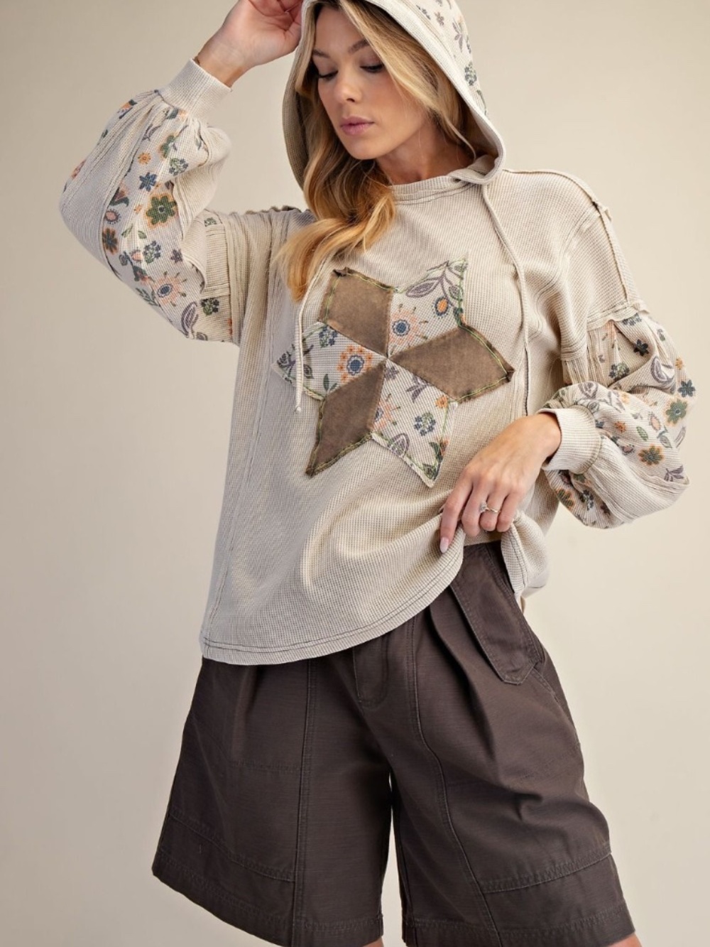 New Easel Mineral Wash Patchwork Hoodie Star Floral Tan Pullover Plus Size - Picture 4 of 8